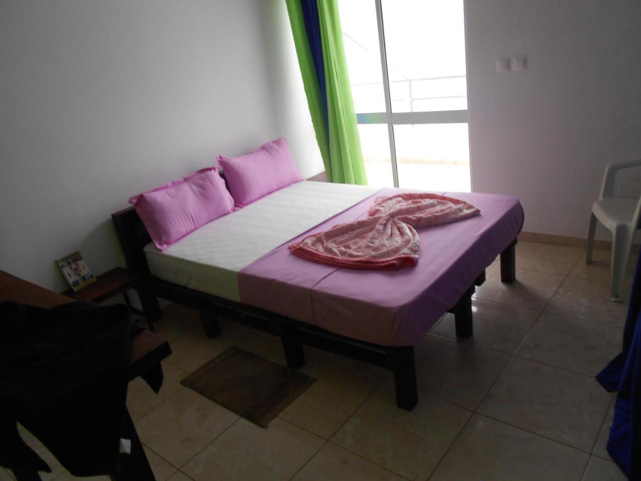 Guest House Frontera Pinto Bagian luar foto